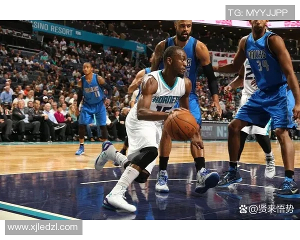 2018年11月1日精彩对决人队与独行侠的激烈碰撞回顾与分析